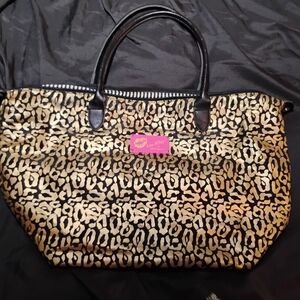 Betsey Johnson weekender bed gold black leopard print travel bag